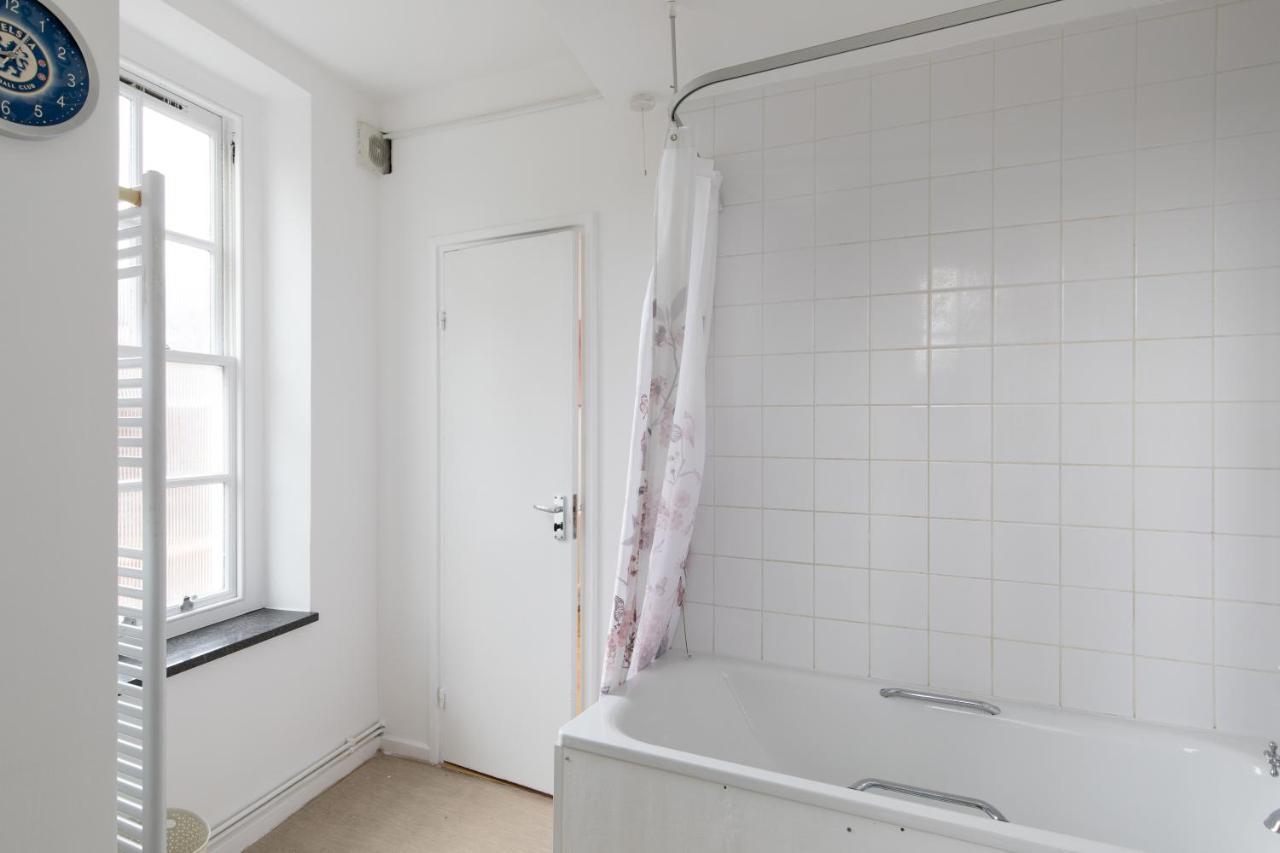 Appartamento Flat Near Lord'S Cricket Ground Londra Esterno foto