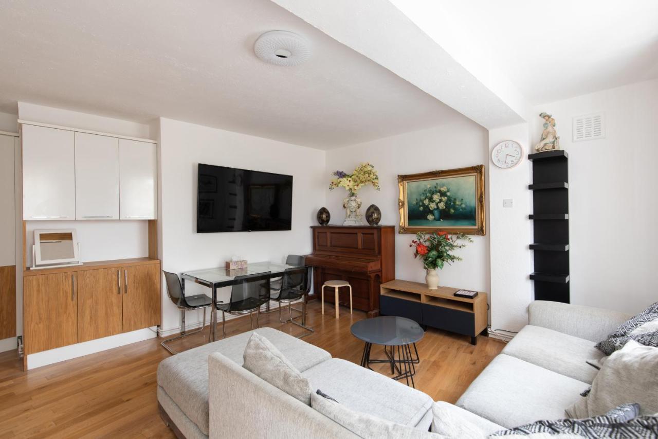 Appartamento Flat Near Lord'S Cricket Ground Londra Esterno foto