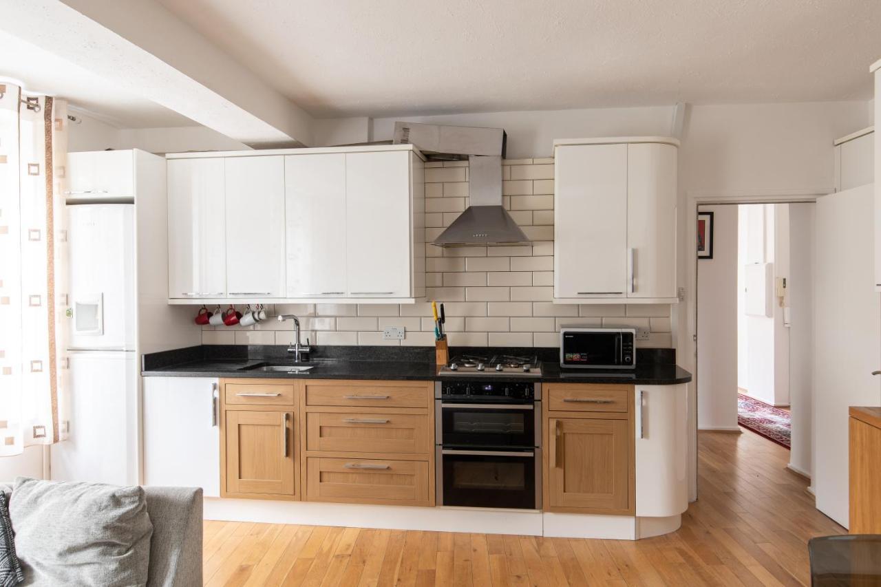 Appartamento Flat Near Lord'S Cricket Ground Londra Esterno foto