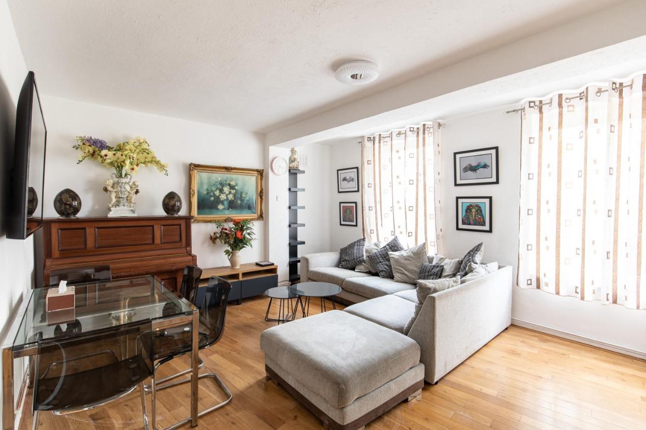 Appartamento Flat Near Lord'S Cricket Ground Londra Esterno foto