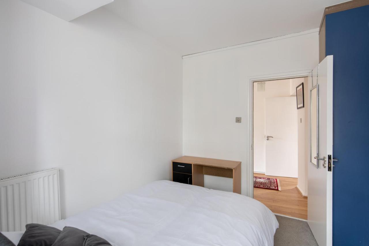 Appartamento Flat Near Lord'S Cricket Ground Londra Esterno foto