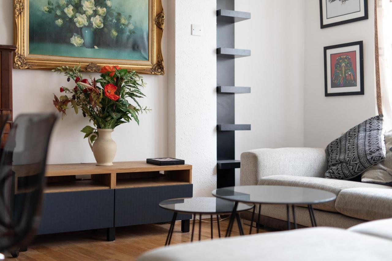 Appartamento Flat Near Lord'S Cricket Ground Londra Esterno foto