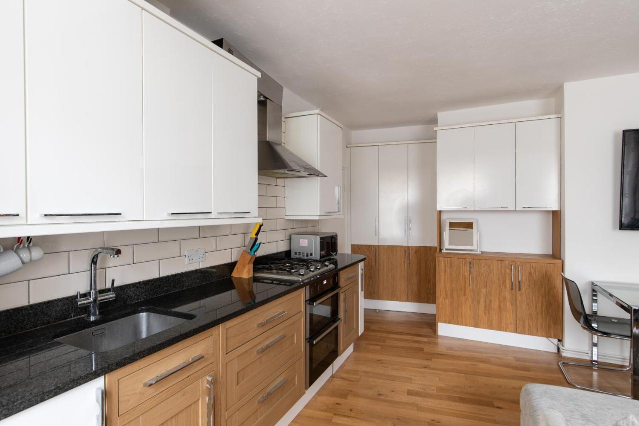 Appartamento Flat Near Lord'S Cricket Ground Londra Esterno foto
