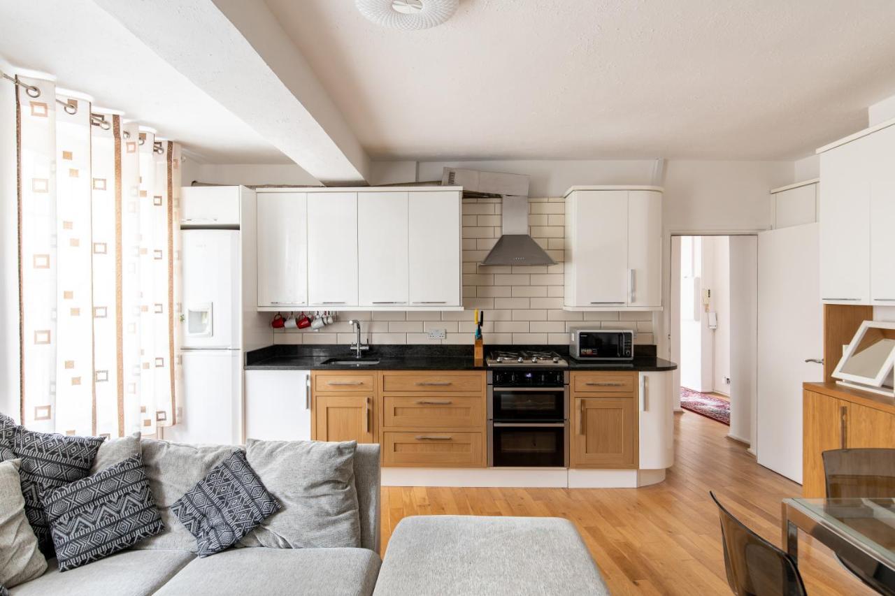 Appartamento Flat Near Lord'S Cricket Ground Londra Esterno foto